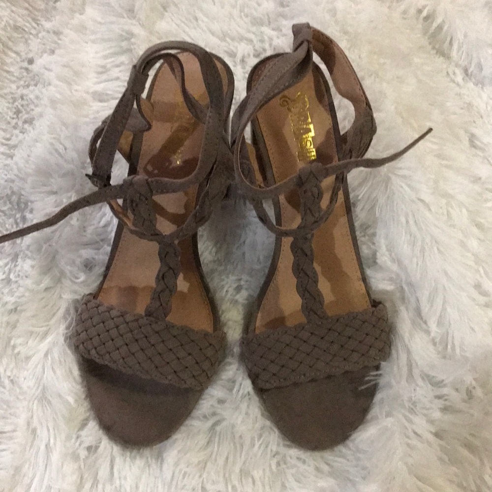 New Brash high heels